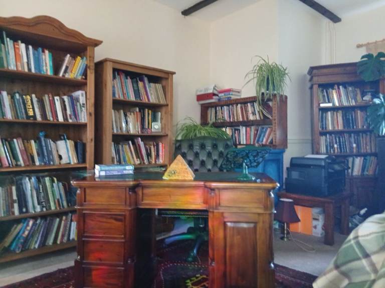  100's OF FREE BOOKS (PENDING UNTIL SUNDAY)