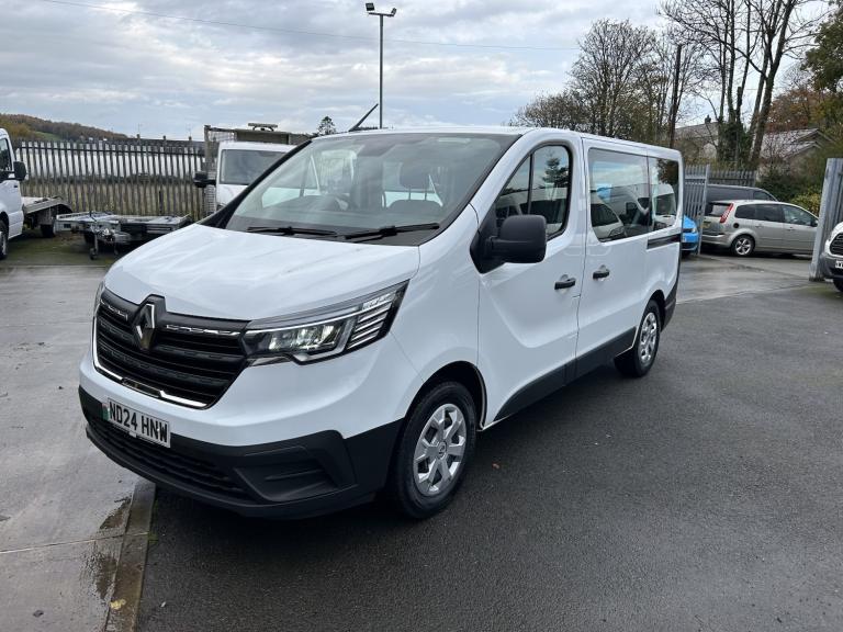 RENAULT TRAFIC 2.0 SL28 Blue dCi 150 Business 9 Seat Mini Bus White Manual Diese
