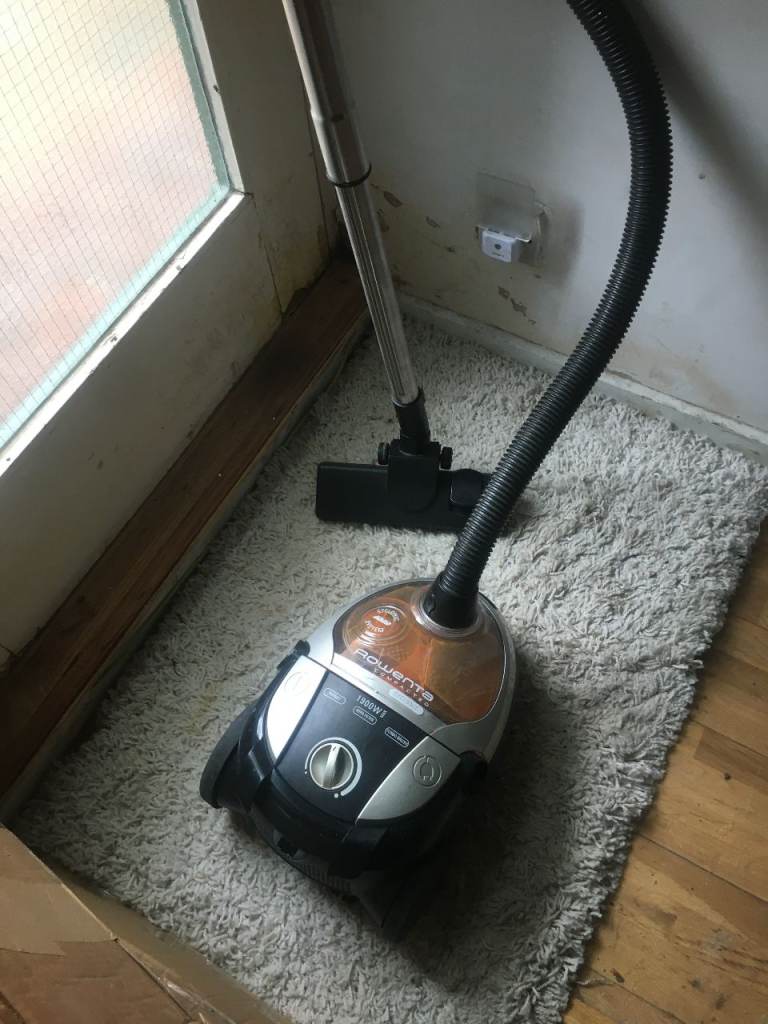 rowenta bagless vacuum cleaner hoover compact power cyclonic 1900w