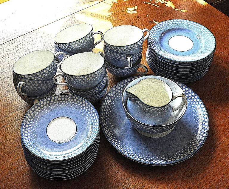 1939 Date Royal Worcester 40 Pcs Tea Set 12 Cups/Saucers/Tea Plates/Jug and Bowl