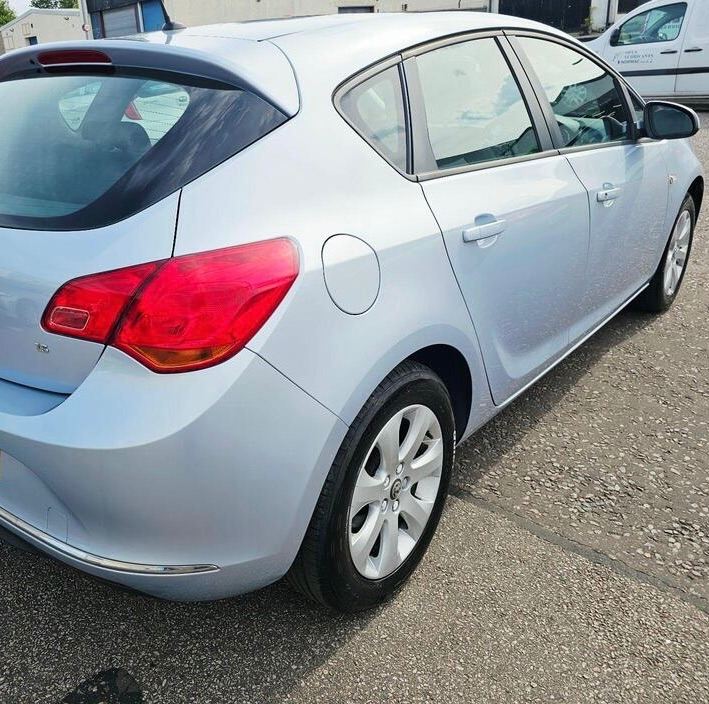2014  VAUXHALL ASTRA DESIGN 1. 6  5 DRS *MOT- APRIL 2027 *like Ford Focus renault megane
