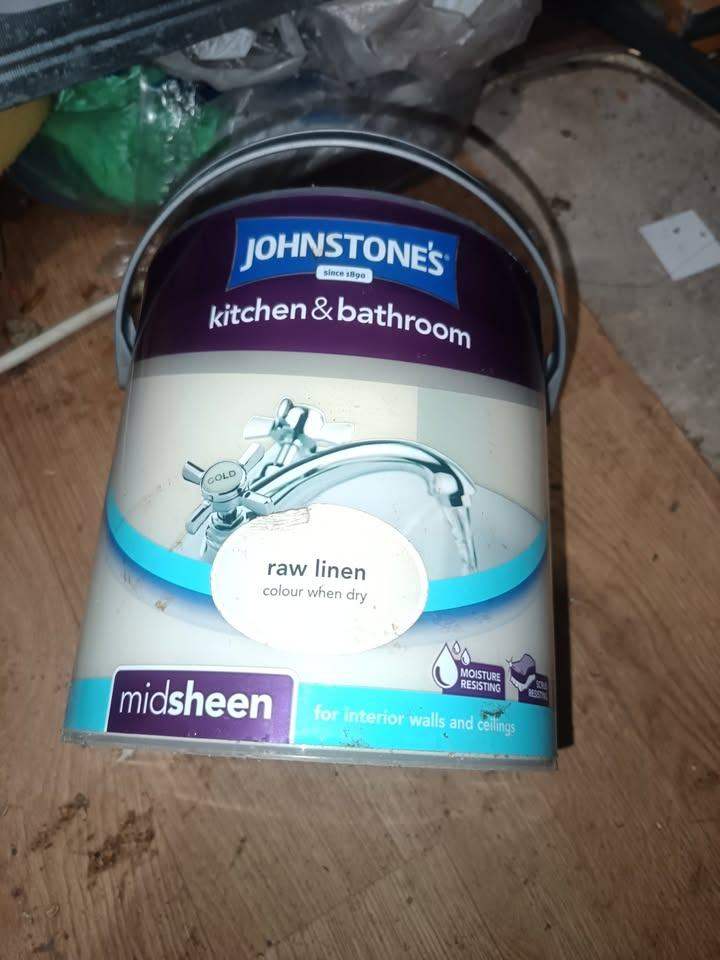 Johnstone's Kitchen & Bathroom Paint 2.5L - Raw Linen, Mid Sheen