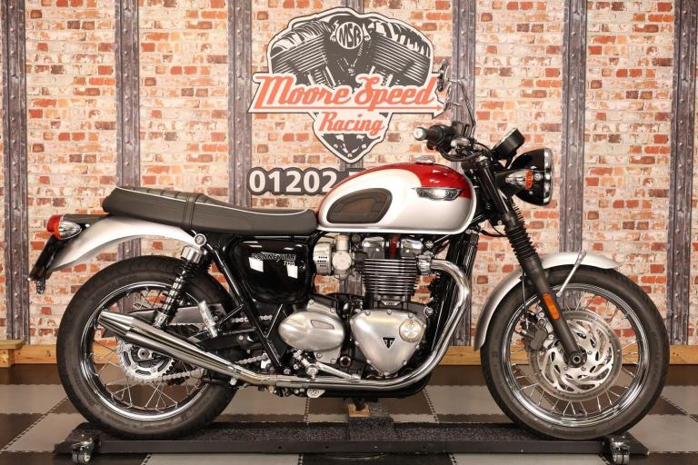 2016 TRIUMPH BONNEVILLE T120 - 13,507 MILES - MEGAPHONE EXHAUSTS - EXCELLENT