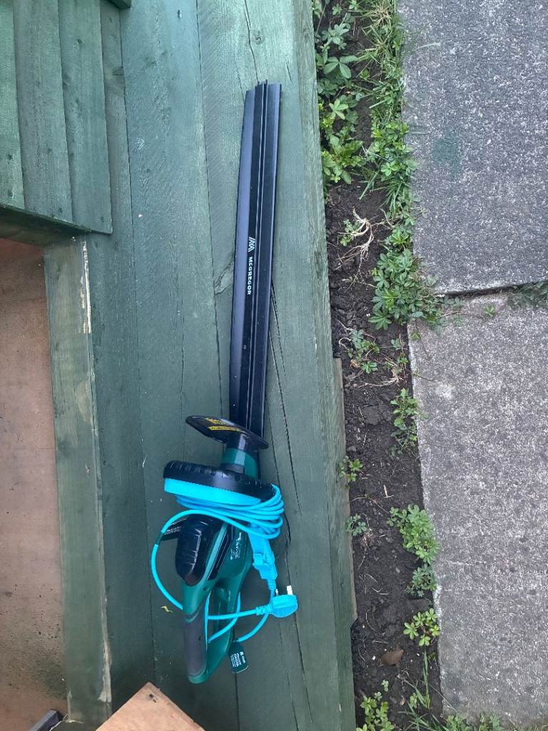 McGregor 60cm Corded Hedge Trimmer - 600W