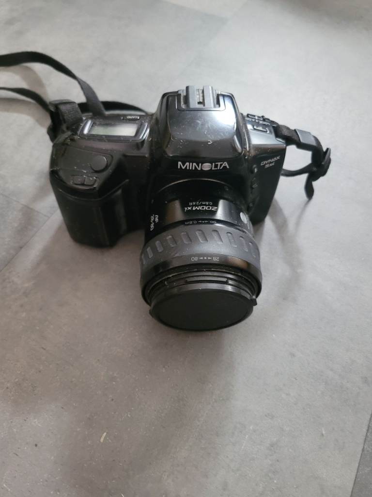 Minolta Dynax 300si 35mm Film Camera with AF 28-80mm Lens