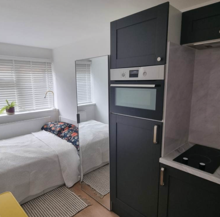 Modern Studio Flat | Furnished | Fitted Kitchen | Bills Included | Eskdale Close, Harrow, London-HA9