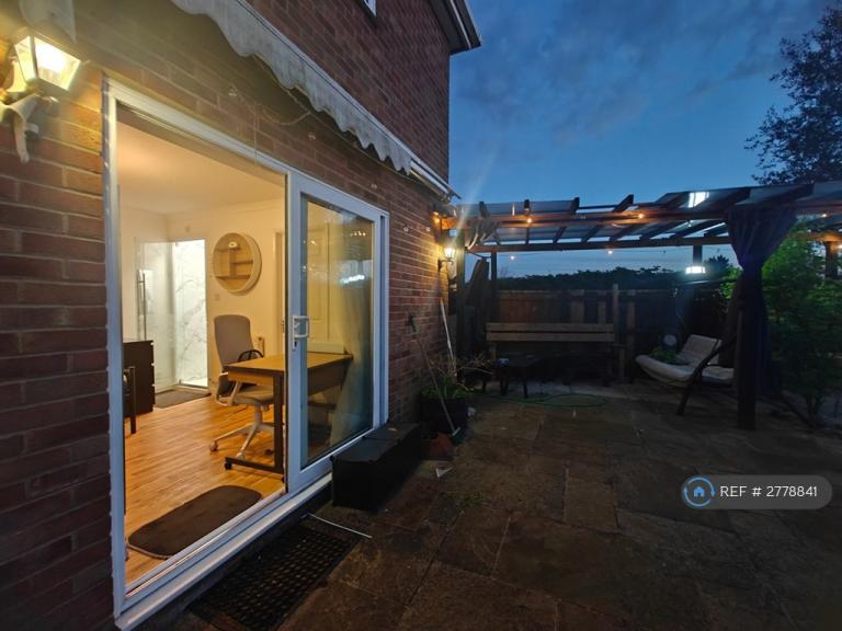 1 bedroom in Dockle Way, Swindon, SN2 (#2778841)