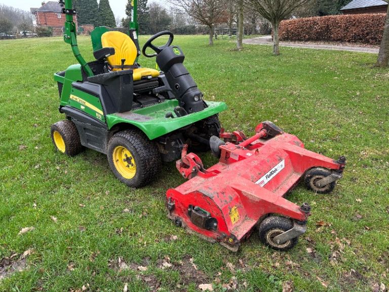 John Deere 1570 mower