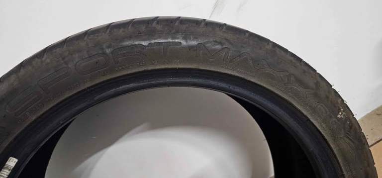 Single tyre Dunlop Sport Maxx 225/45R19 7mm tread left