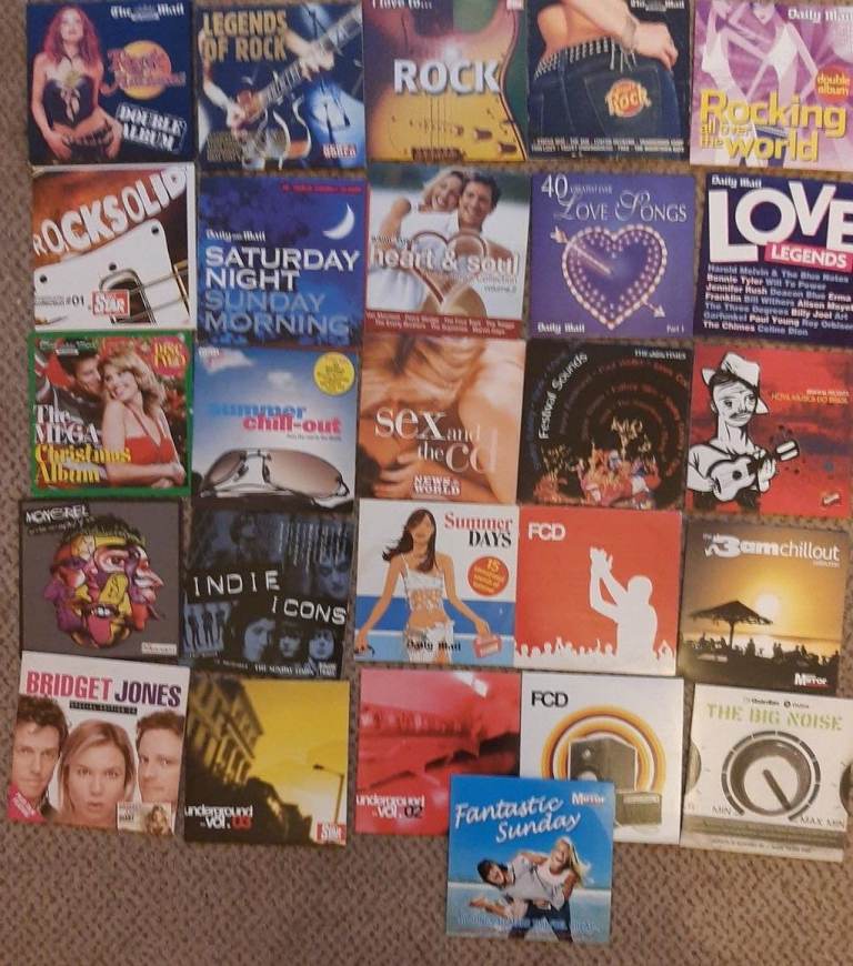 image for 200 cds in cardboard sleeves. the lot for £10.00