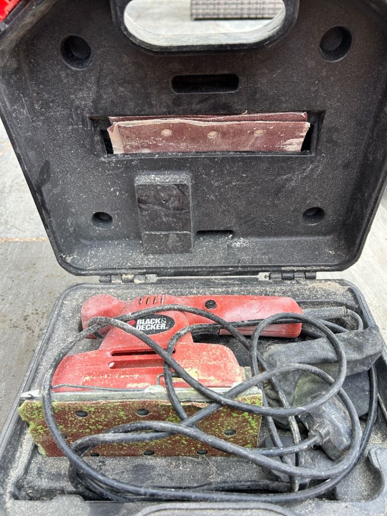 Black and decker electric sander 
