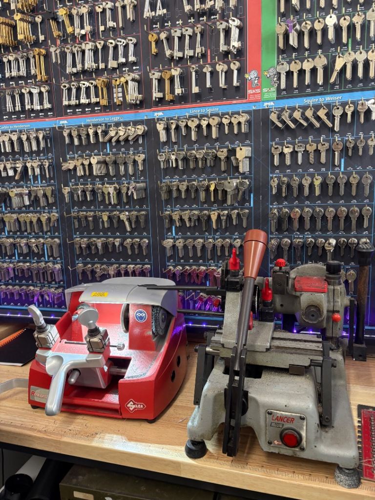 Key cutting set up 