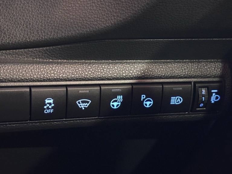 2021 71 SUZUKI SWACE 1.8H SZ5 ESTATE 5DR PETROL HYBRID CVT EURO 6 (S/S) (122 PS)