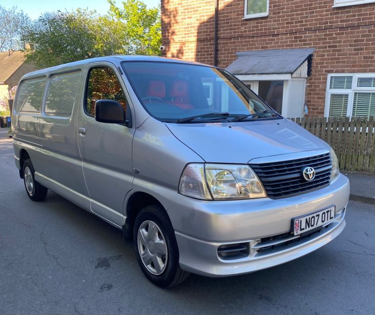 2007 Toyota Hiace 300 D-4D LWB 95bhp **71K MILES ONLY, F.S.H, NEW MOT**
