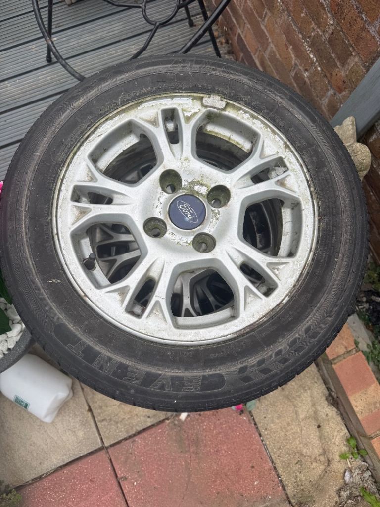 Ford fiesta alloy wheels x4