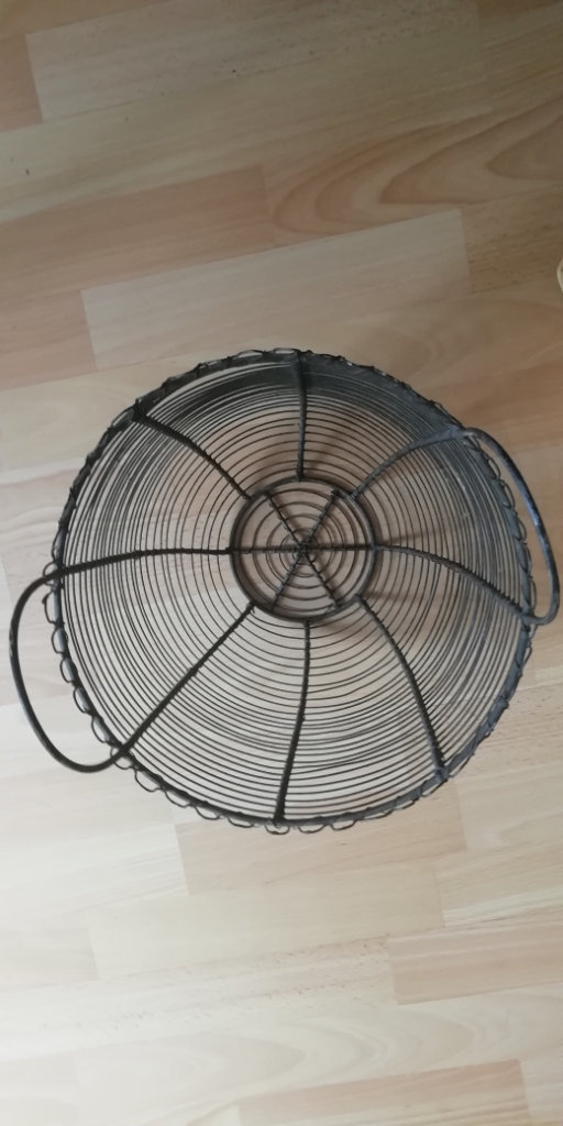 1 x storage basket/bin