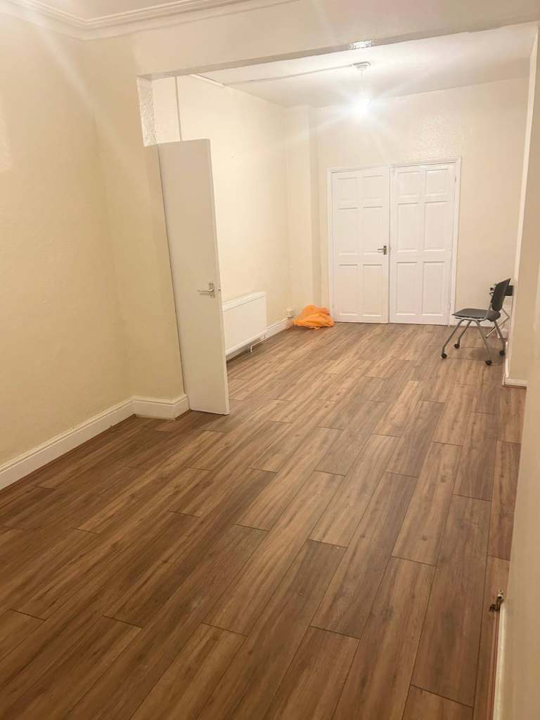 3 Bed room family spacious house to rent (Please no Agents) 
