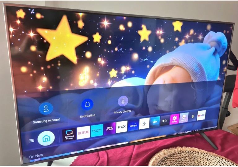 43” 8000 series Samsung Smart TV – Good Condition