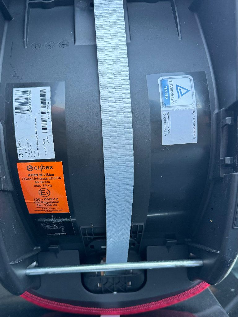 Cybex Aton M I-size car seat suitable for flight use, with ISOFIX base from birth