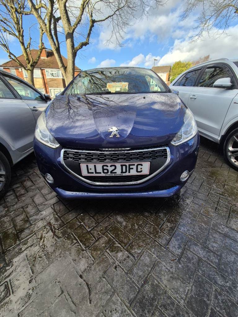Peugeot, 208, Hatchback, 2013, Manual, 999 (cc), 3 doors