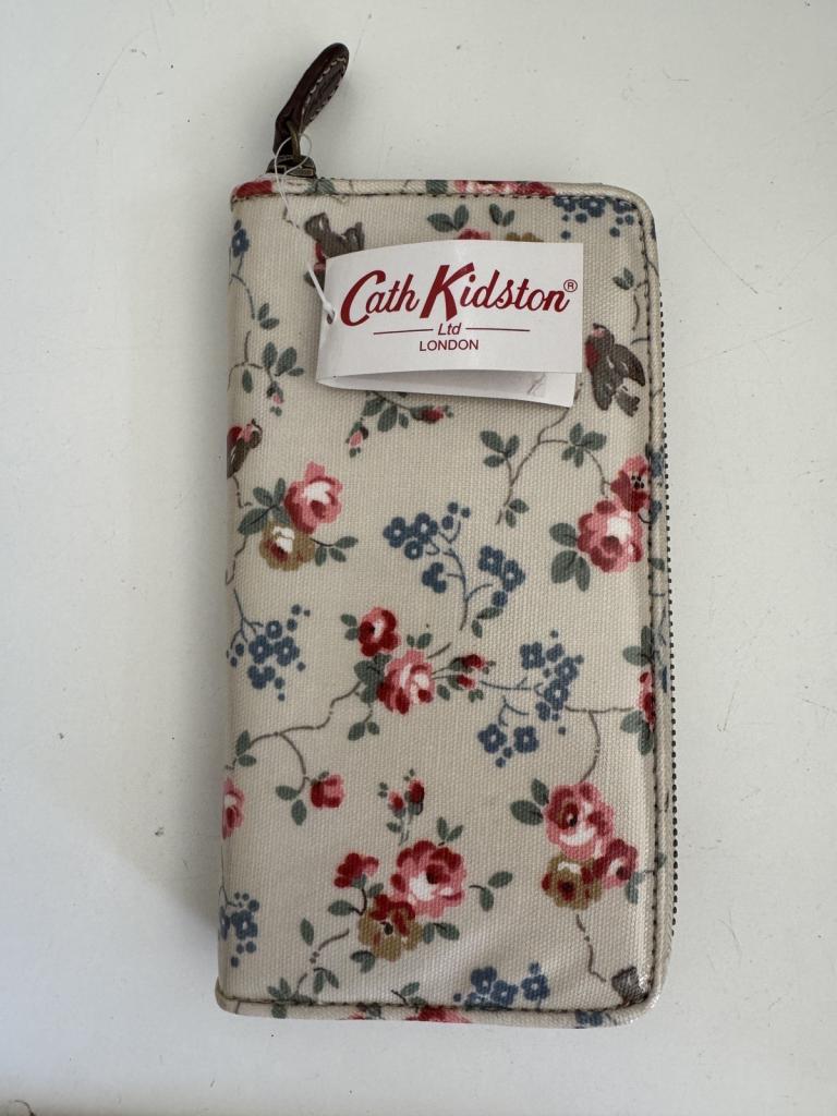 Cath Kidston pink and white floral  Zip Wallet Purse