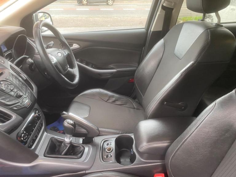 2011 Ford Focus 1.6T EcoBoost Titanium X Euro 5 (s/s) 5dr HATCHBACK Petrol Manual