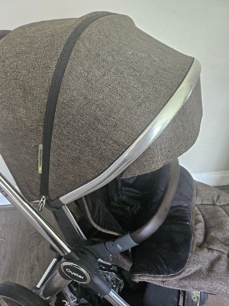 Pram-Oyster3in,carrycot-truffle colour