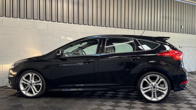 FORD FOCUS 2.0 T EcoBoost ST-2 Black Manual Petrol 2016
