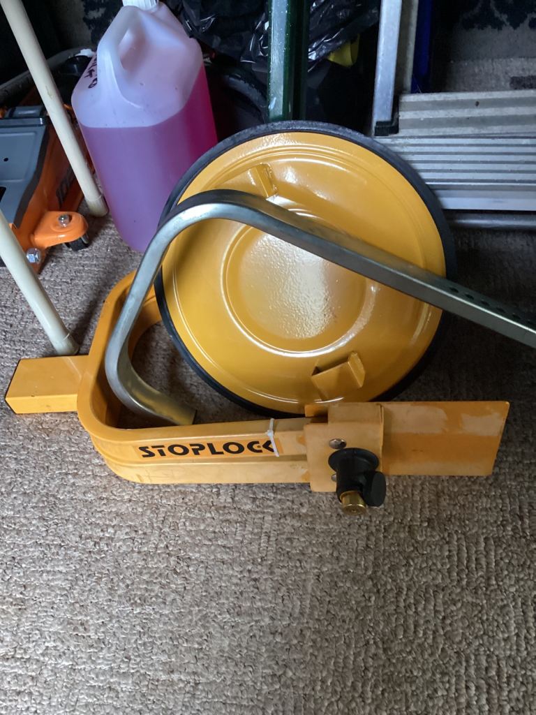 Stoplock caravan wheel clamp
