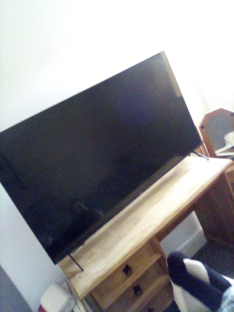 Large Flat Screen TV – Good Condition, Can Be Seen Working