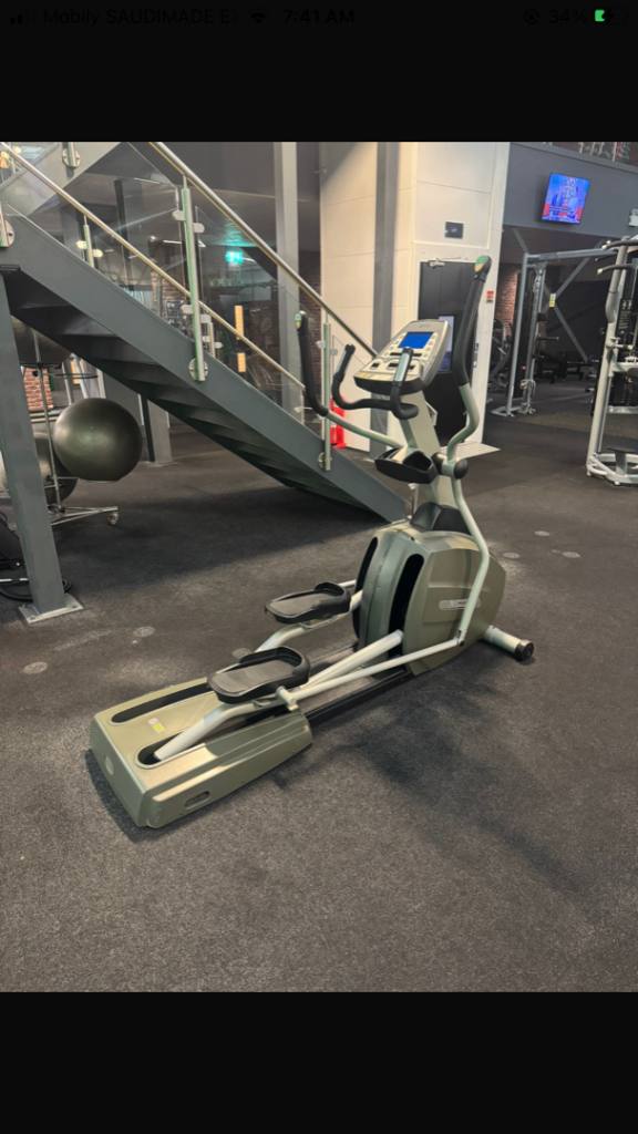 Matrix E1X Elliptical Trainer (Clearance price)  Delivery £99