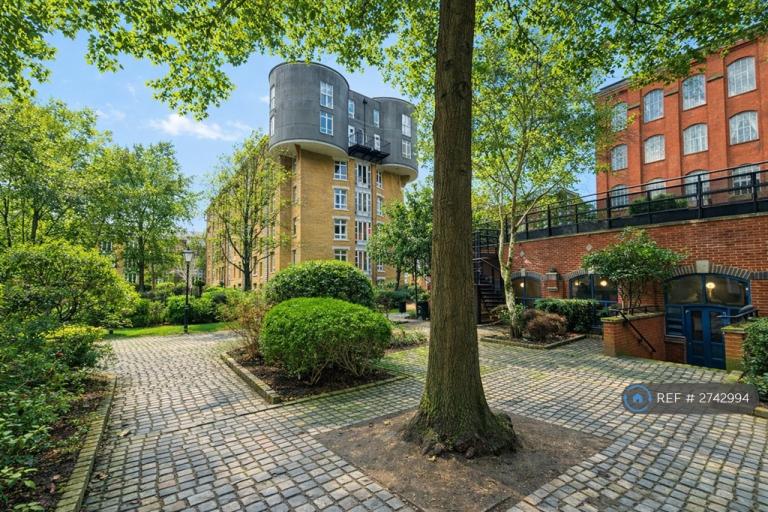 1 bedroom flat in The Bow Quarter, London, E3 (1 bed) (#2742994)