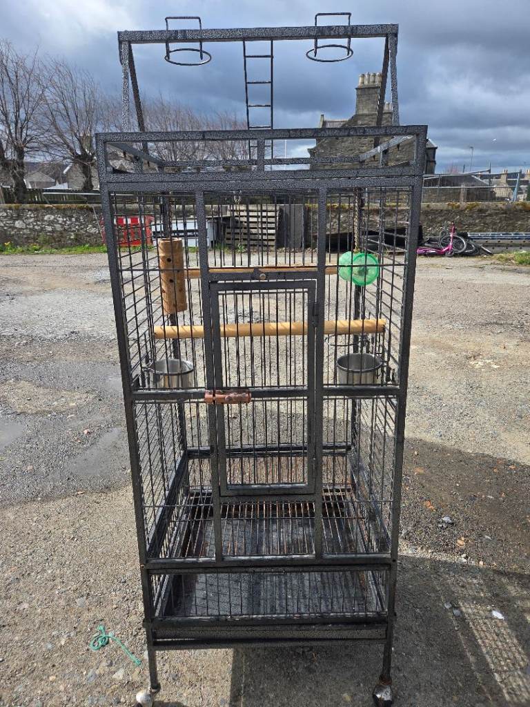 small partot cage