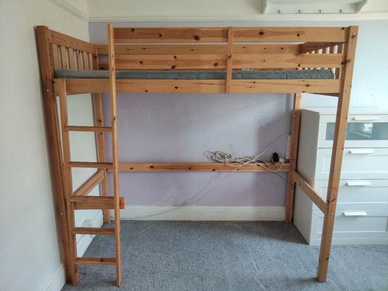 Single loft bed