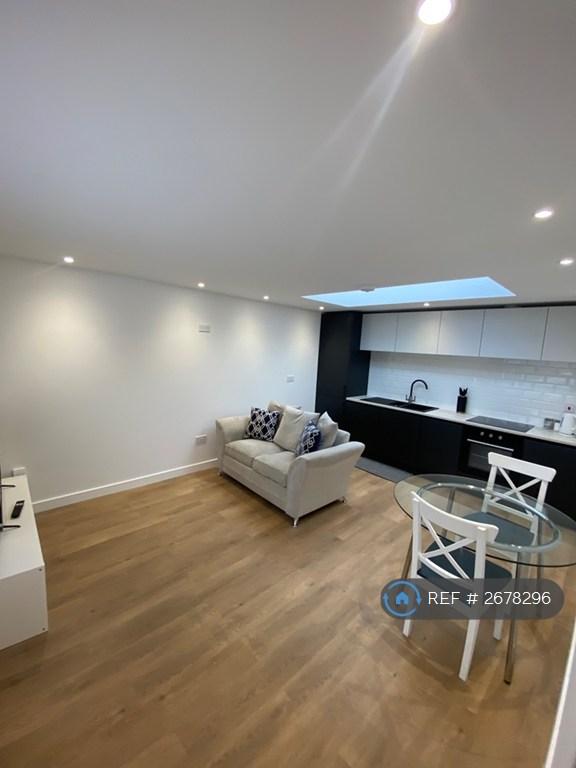 1 bedroom flat in Cathays, Cardiff, CF24 (1 bed) (#2678296)