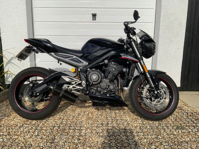 TRIUMPH STREET TRIPLE 765 RS