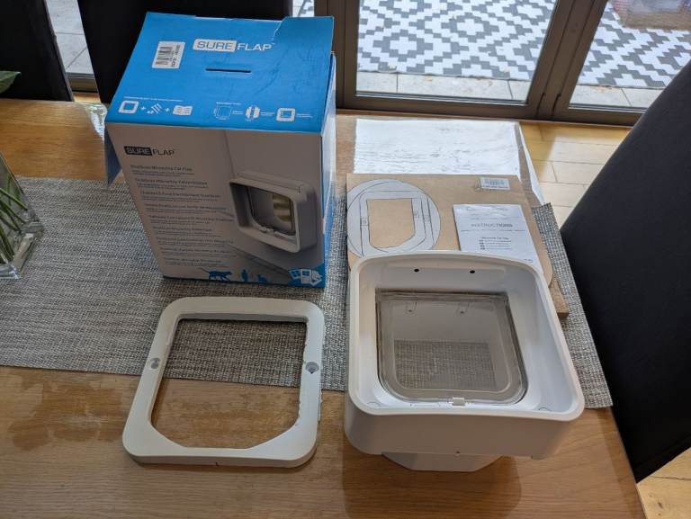 Sureflap dual scan microchip cat flap 