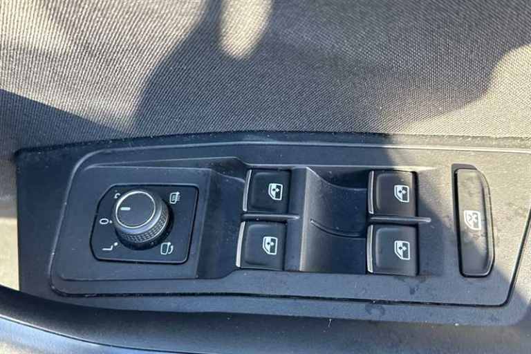 2021 Volkswagen T-Roc 1.5 TSI GPF EVO SEL SUV 5dr Petrol DSG Euro 6 (s/s) (150 ps) SUV Petrol Aut...