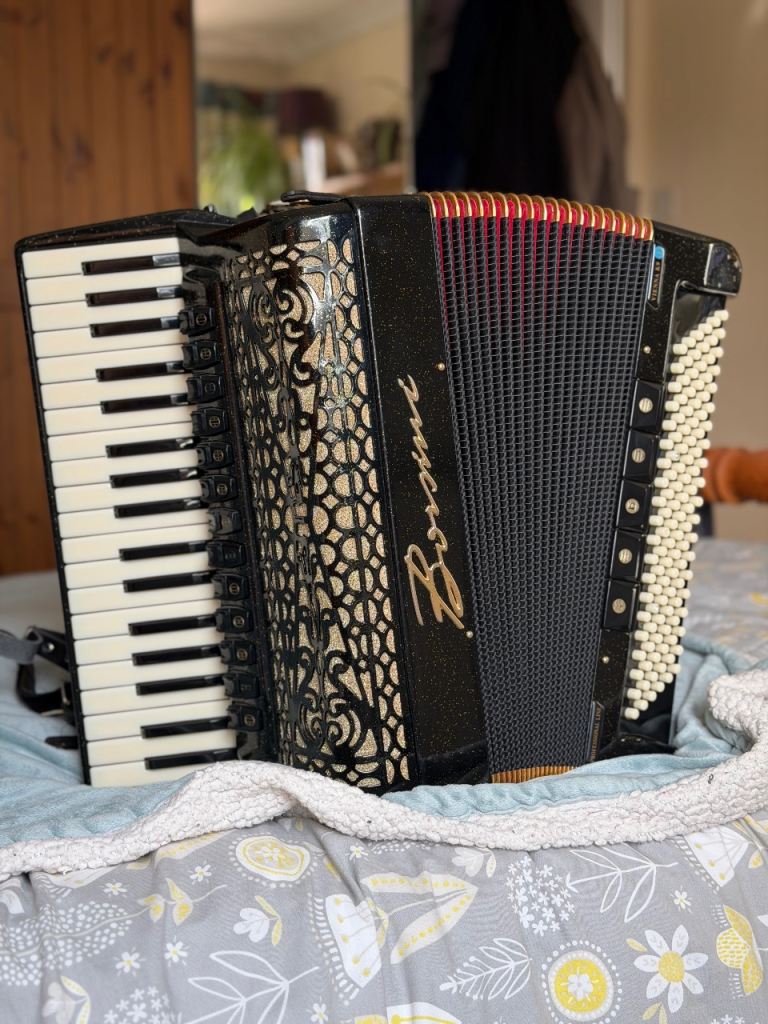 Accordion Borsini Vienna K.9, 120 Bass Super Compact