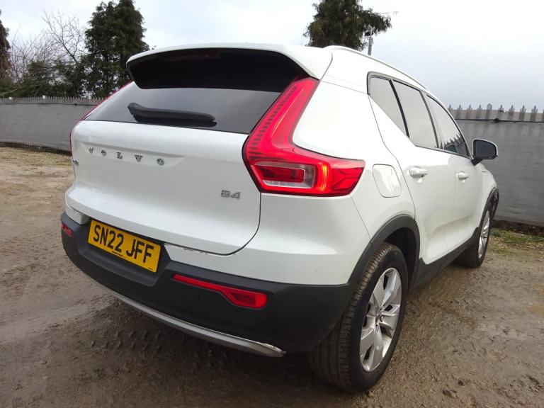 2022 22 REG VOLVO XC40 MOMENTUM B4 AUTO DAMAGED REPAIRABLE SALVAGE