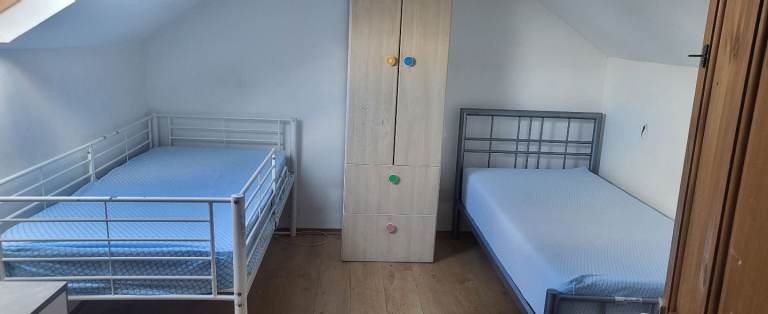 Double size room to let 