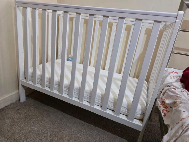 Child's bed-White, Small size 0-2yrs