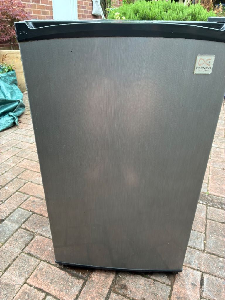 Daewoo Freestanding Fridge – Grey, Fair Condition