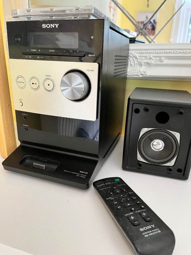 Sony Radio/CD Player with Speaker 