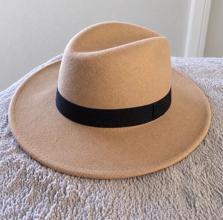Brand new Ladies Beige Fedora Hat size medium 