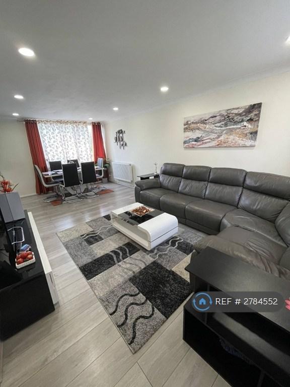 3 bedroom house in Hobart Walk, St. Albans, AL3 (3 bed) (#2784552)