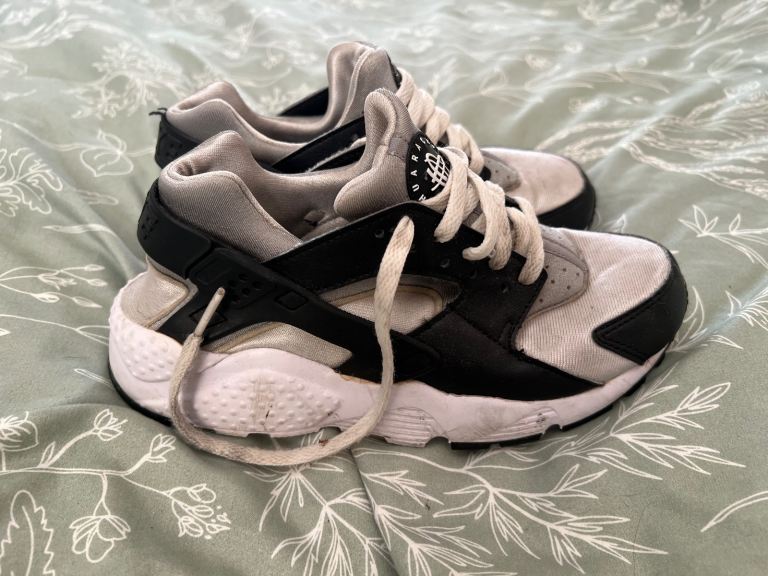 Nike Hurachi trainers