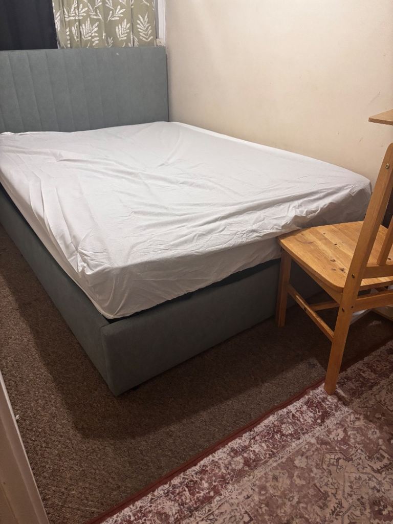 Room for rent 470