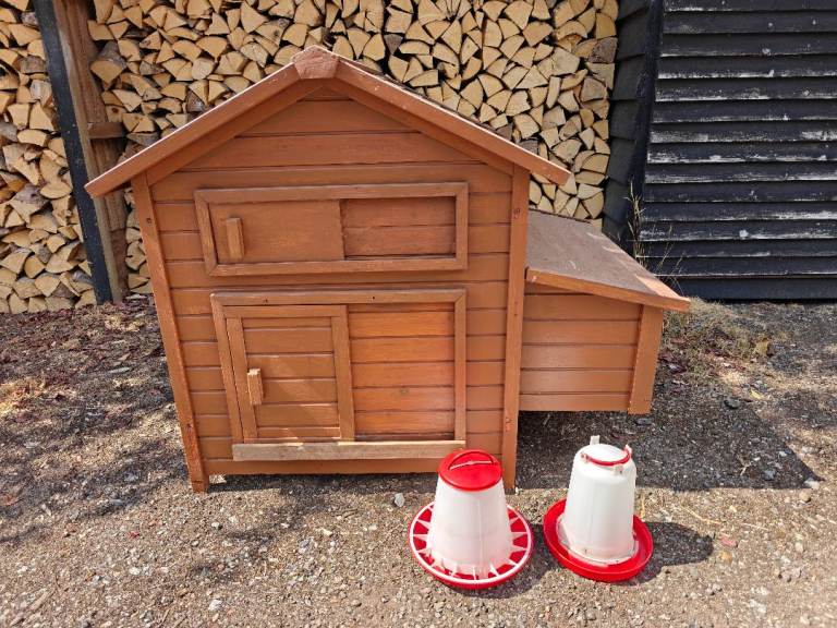 Large Chicken Coop with feeder and and drinker