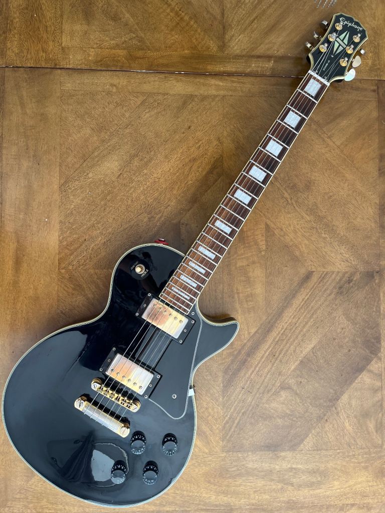 Les Paul Custom black Epiphone electric guitar
